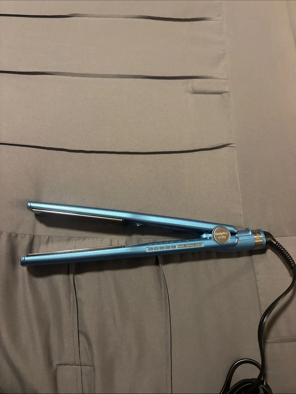 BaByliss Pro Nano Titanium hair straightener